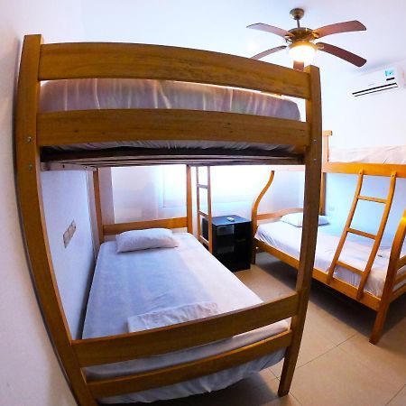 Kiwi Suites Hostel Montañita Dış mekan fotoğraf