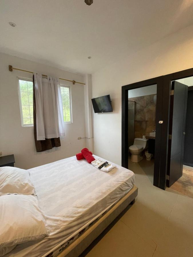 Kiwi Suites Hostel Montañita Dış mekan fotoğraf