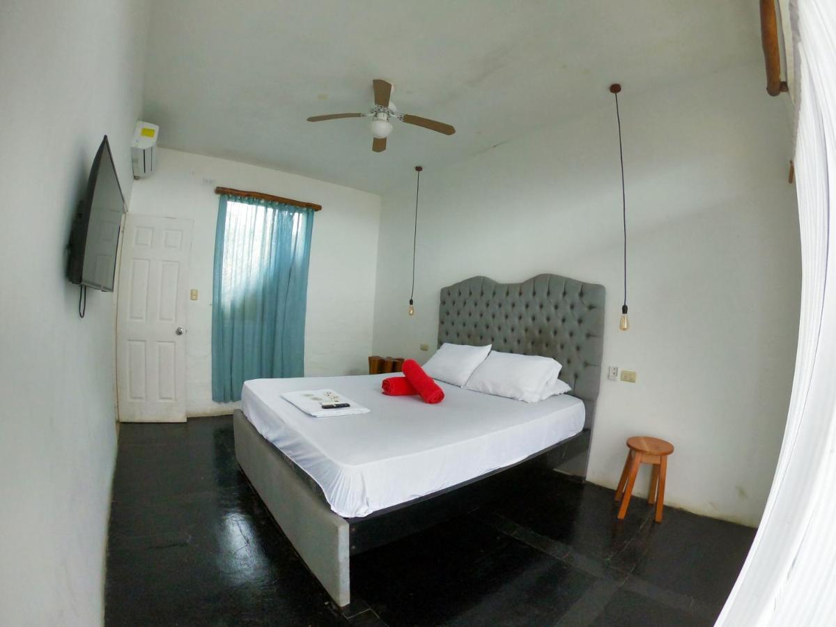 Kiwi Suites Hostel Montañita Dış mekan fotoğraf