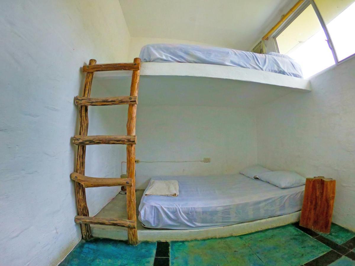 Kiwi Suites Hostel Montañita Dış mekan fotoğraf