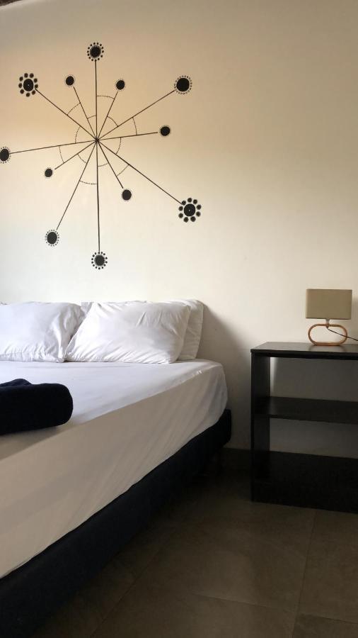 Kiwi Suites Hostel Montañita Dış mekan fotoğraf