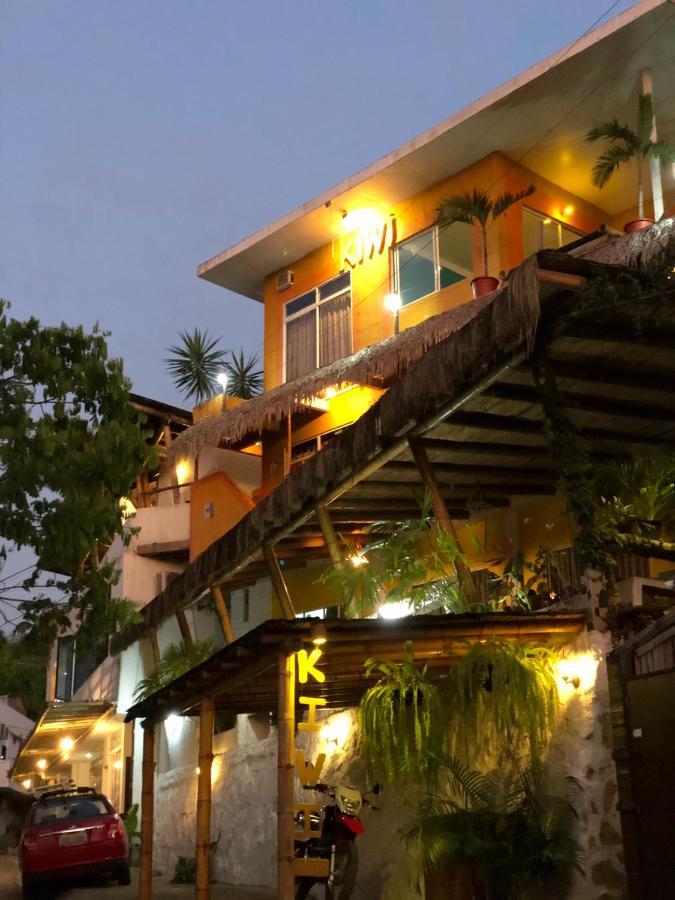 Kiwi Suites Hostel Montañita Dış mekan fotoğraf