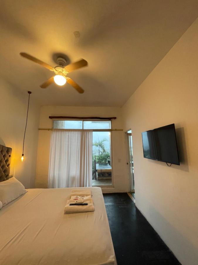 Kiwi Suites Hostel Montañita Dış mekan fotoğraf